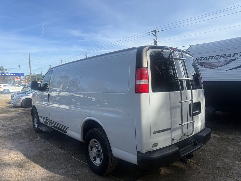 Chevrolet Express Cargo Van RWD 2500 135" 2020