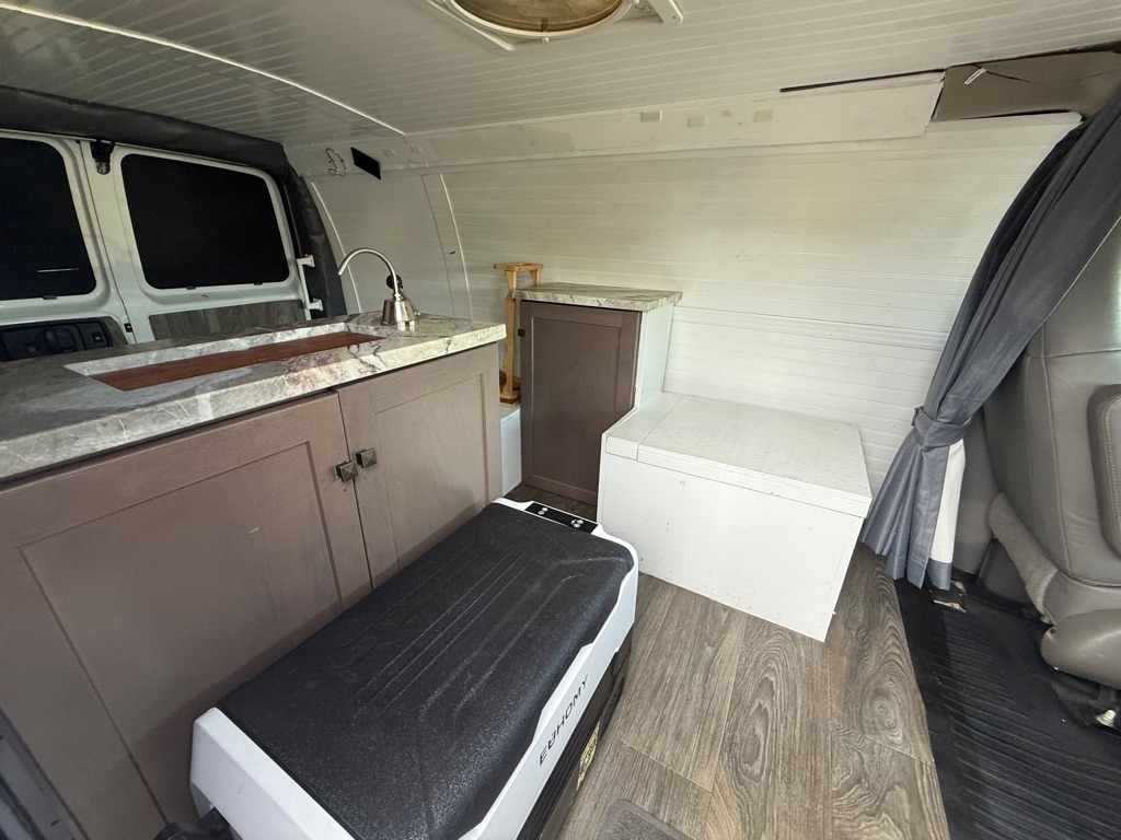 Chevrolet Express Cargo Van RWD 2500 135" 2020