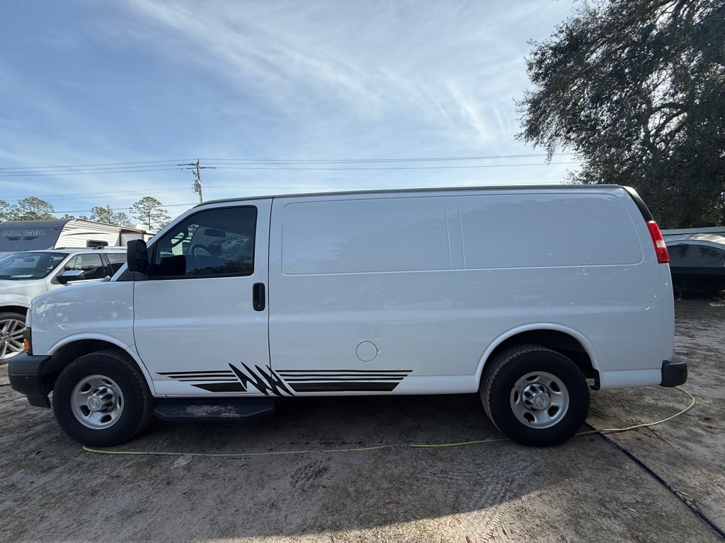 Chevrolet Express Cargo Van RWD 2500 135" 2020