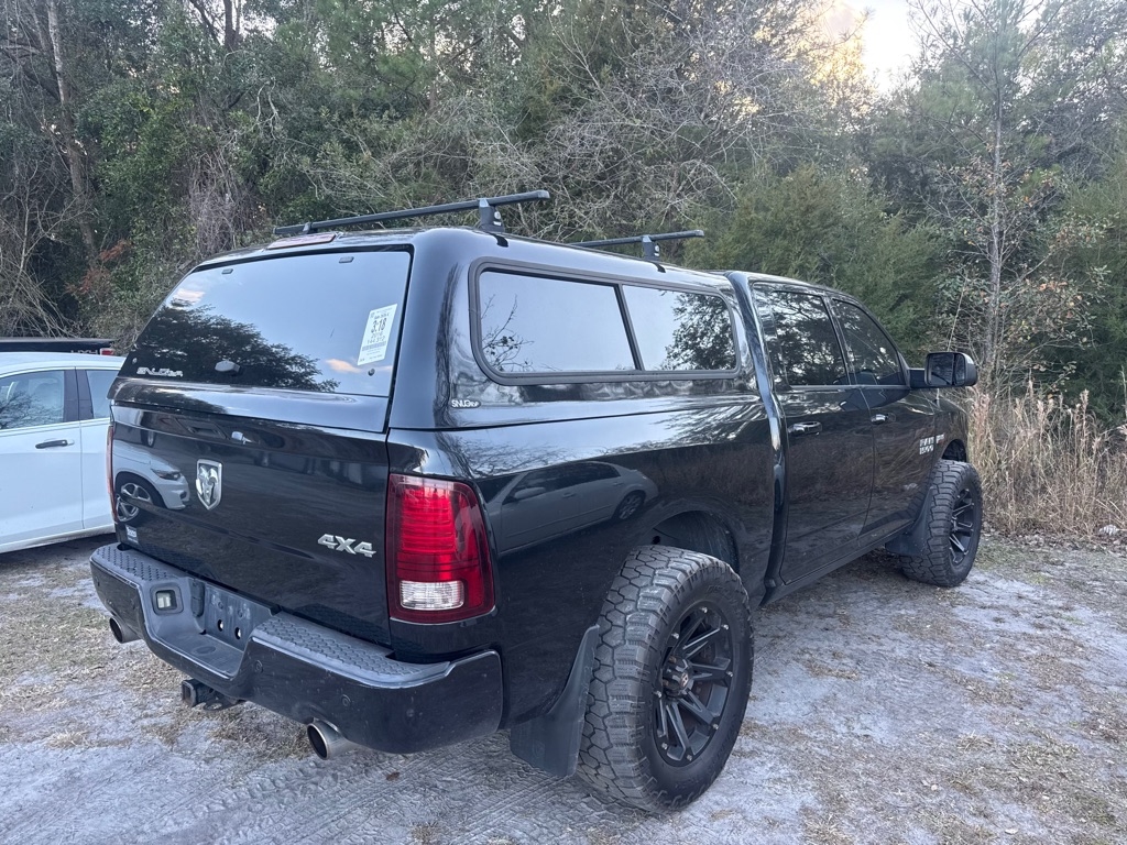 RAM 1500 4WD Crew Cab 140.5" Sport 2016