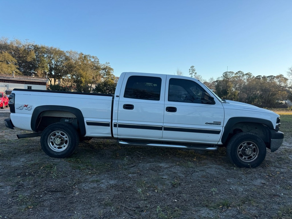 Chevrolet Silverado 2500HD Crew Cab 153" WB 4WD LT 2002