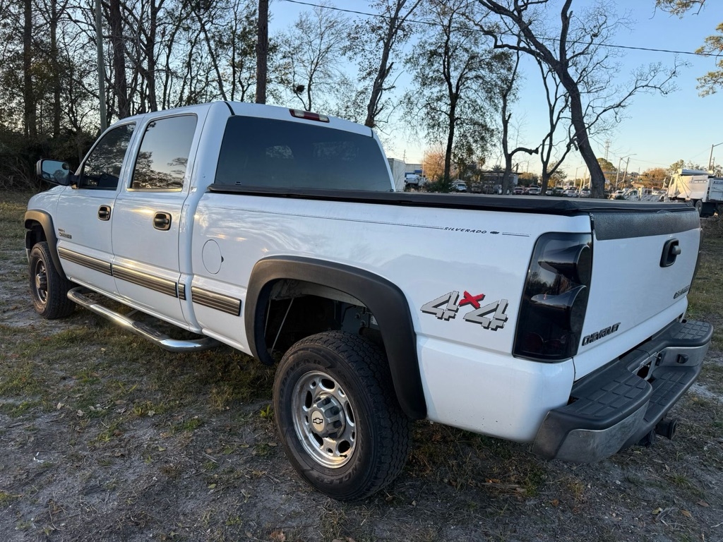 Chevrolet Silverado 2500HD Crew Cab 153" WB 4WD LT 2002