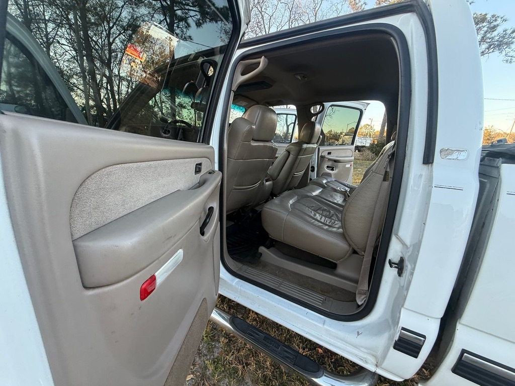 Chevrolet Silverado 2500HD Crew Cab 153" WB 4WD LT 2002