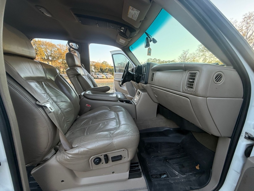 Chevrolet Silverado 2500HD Crew Cab 153" WB 4WD LT 2002