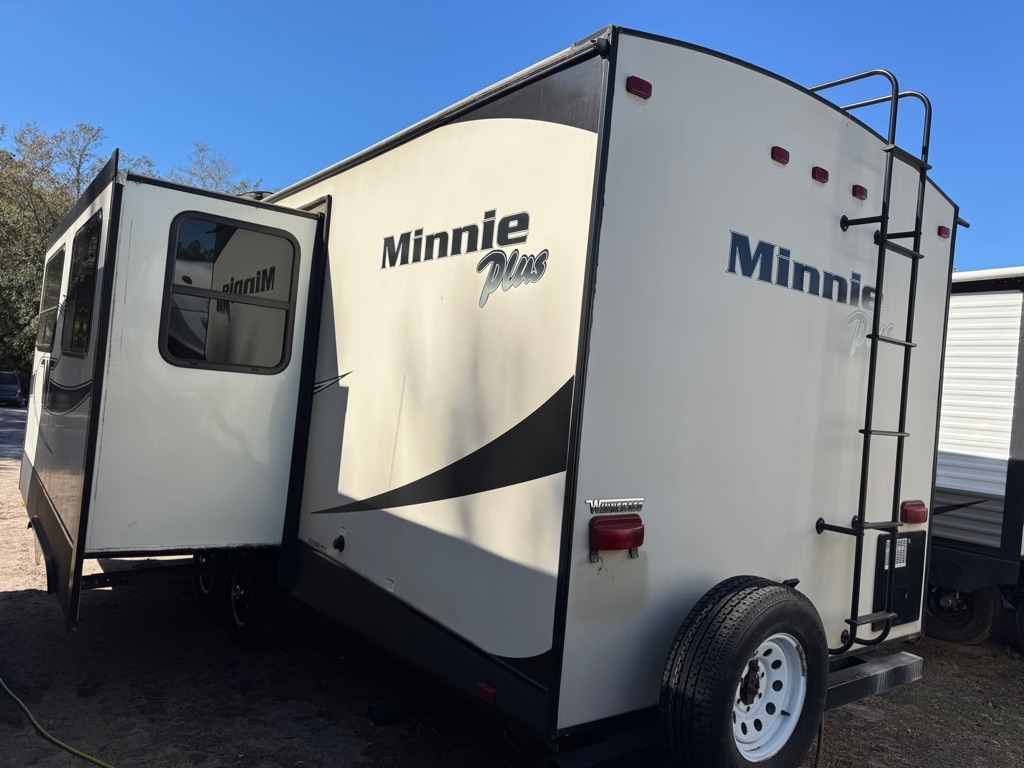 Winnebago Minnie Plus  2018
