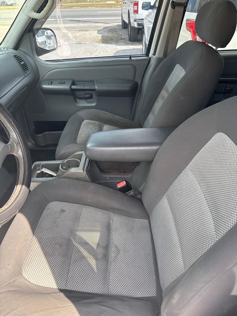 Ford Explorer Sport Trac 4dr 126" WB XLT Premium 2005