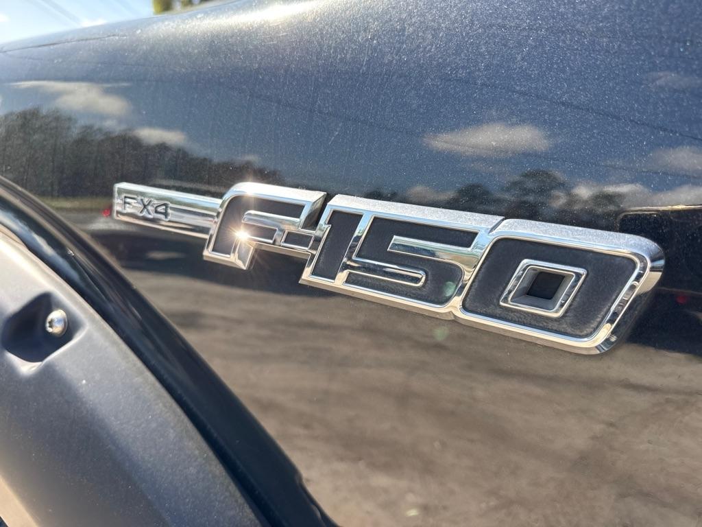 Ford F-150 4WD SuperCrew 145" Platinum 2011