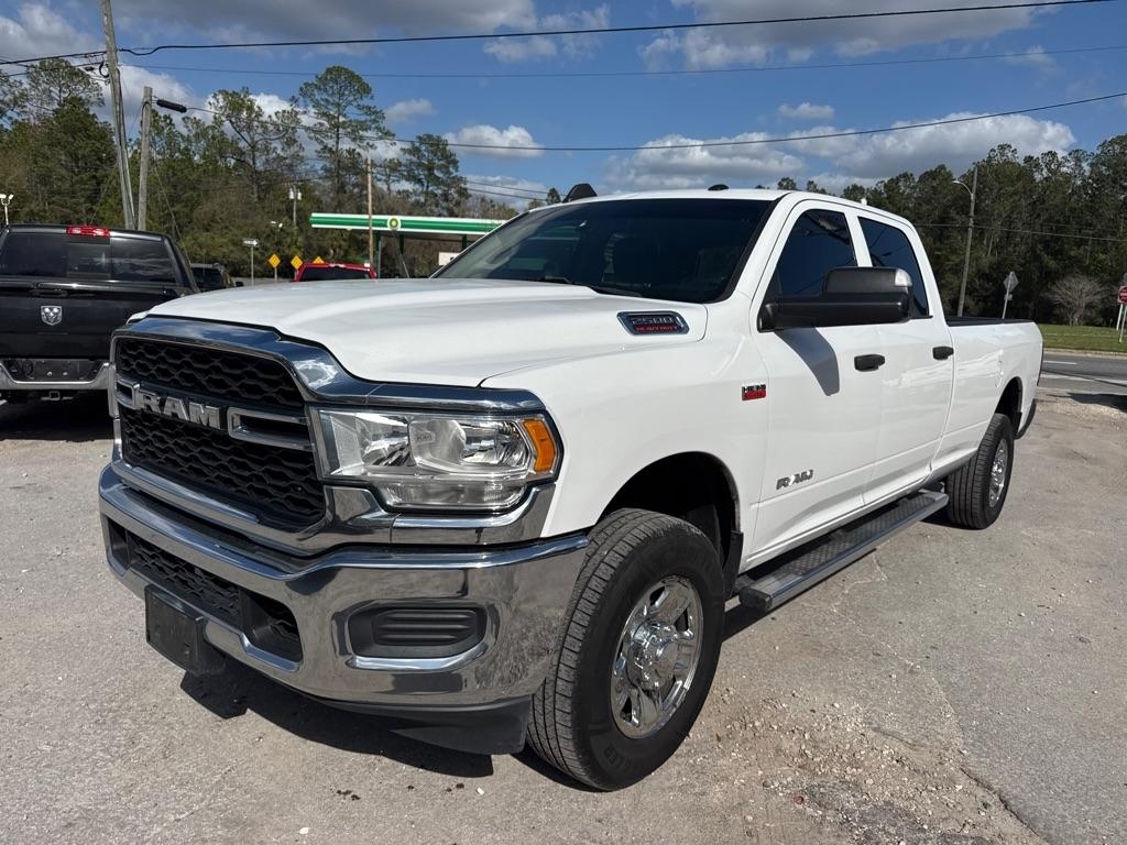 RAM 2500 Tradesman 4x4 Crew Cab 8' Box 2020