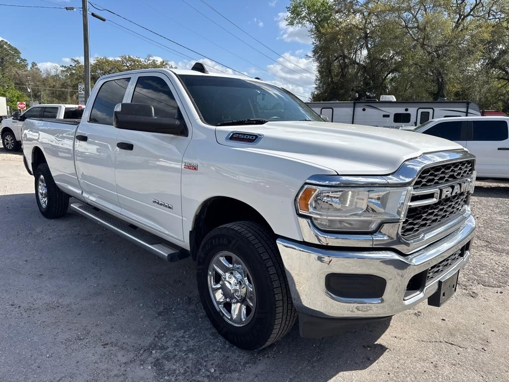 RAM 2500 Tradesman 4x4 Crew Cab 8' Box 2020