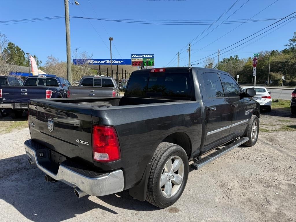 RAM 1500 4WD Crew Cab 140.5" Lone Star 2015