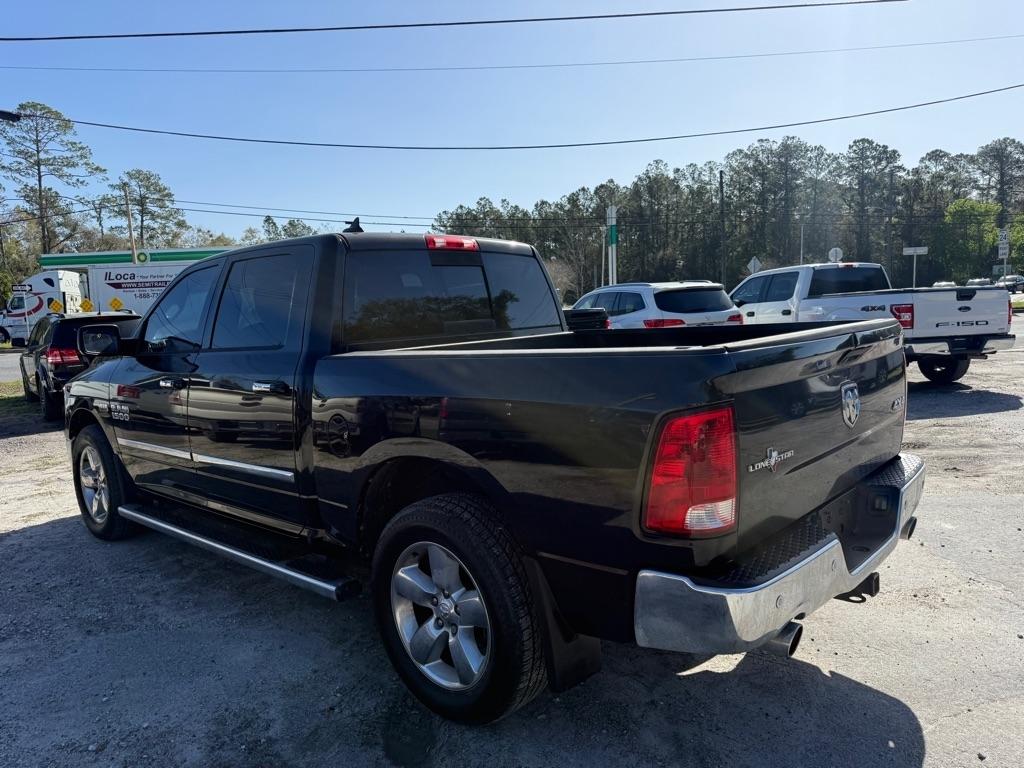 RAM 1500 4WD Crew Cab 140.5" Lone Star 2015