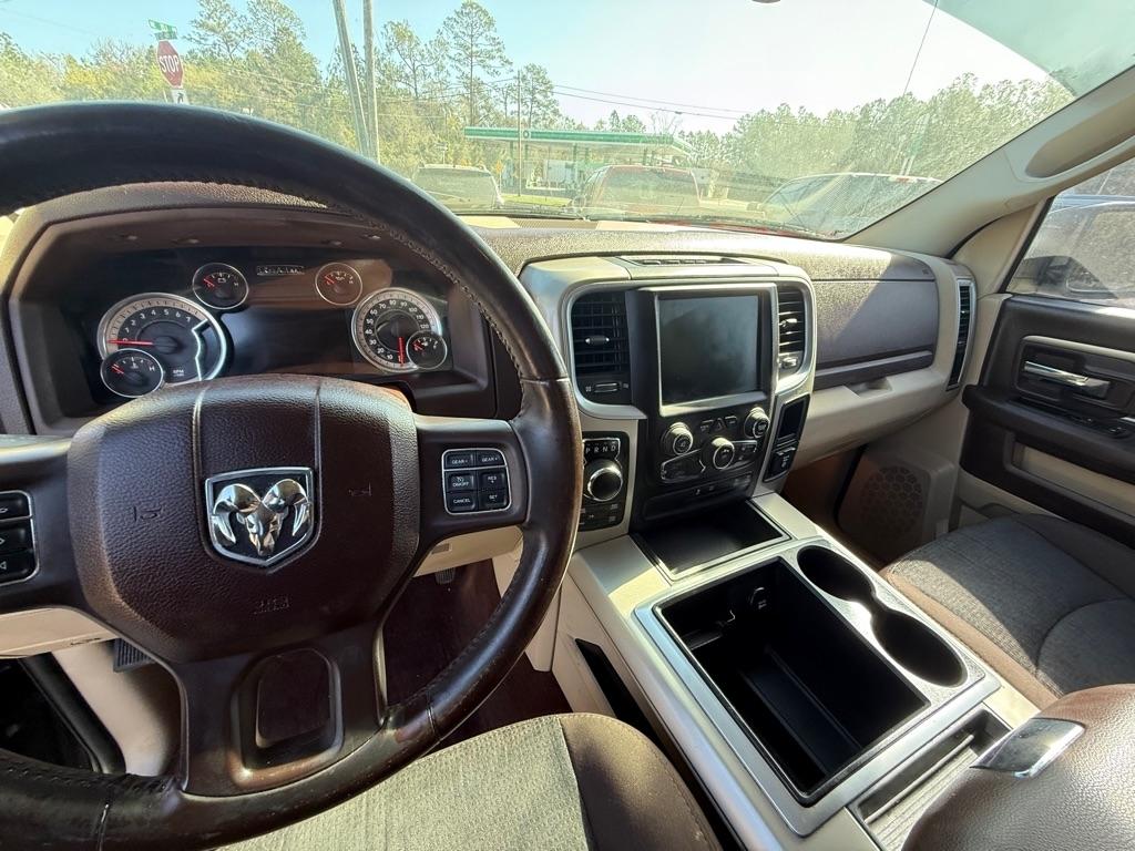 RAM 1500 4WD Crew Cab 140.5" Lone Star 2015