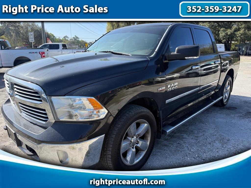 RAM 1500 4WD Crew Cab 140.5" Lone Star 2015