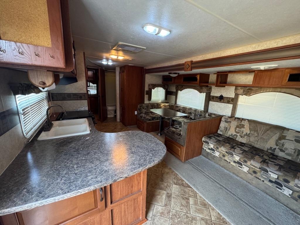 Forest River Surveyor  2010