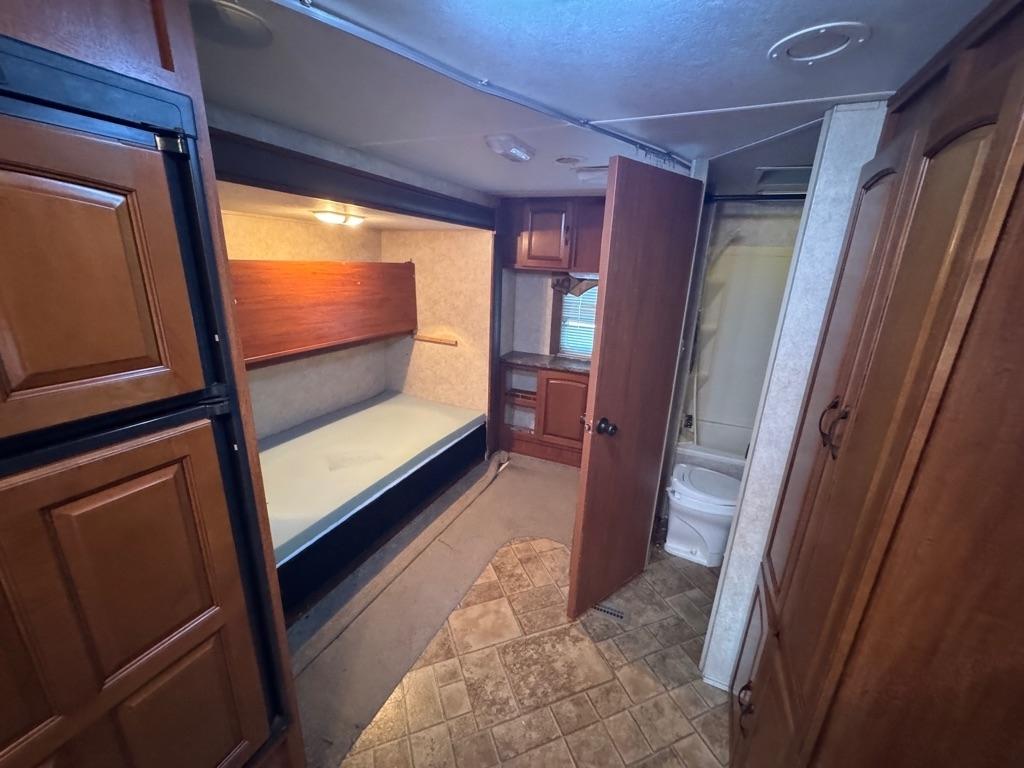 Forest River Surveyor  2010