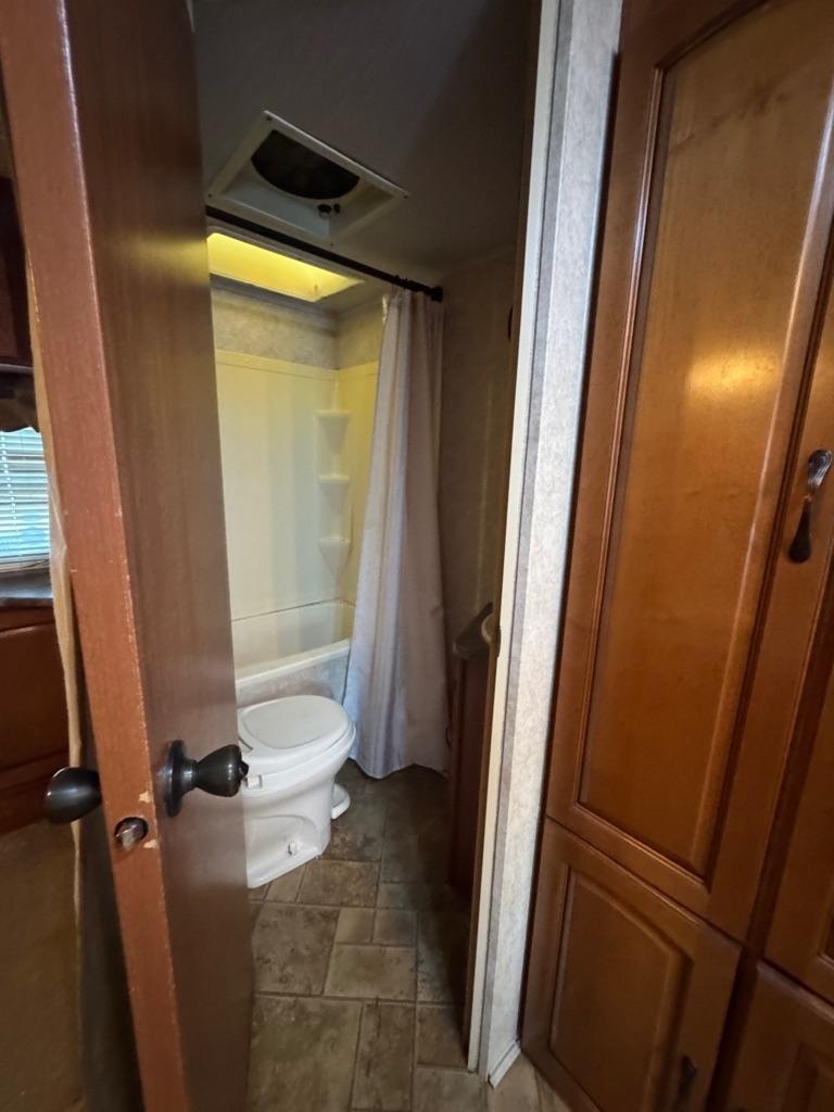 Forest River Surveyor  2010