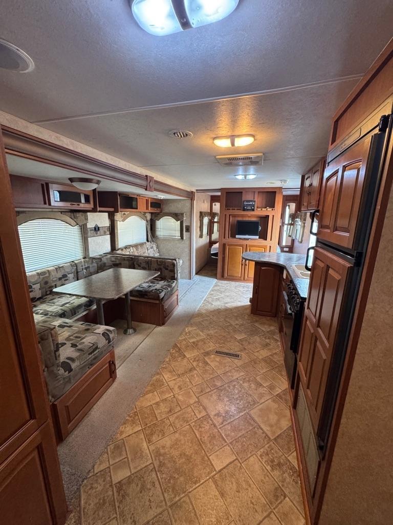 Forest River Surveyor  2010