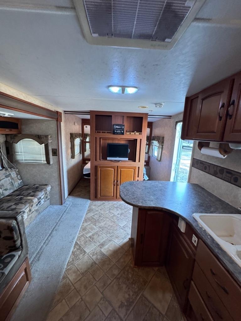 Forest River Surveyor  2010