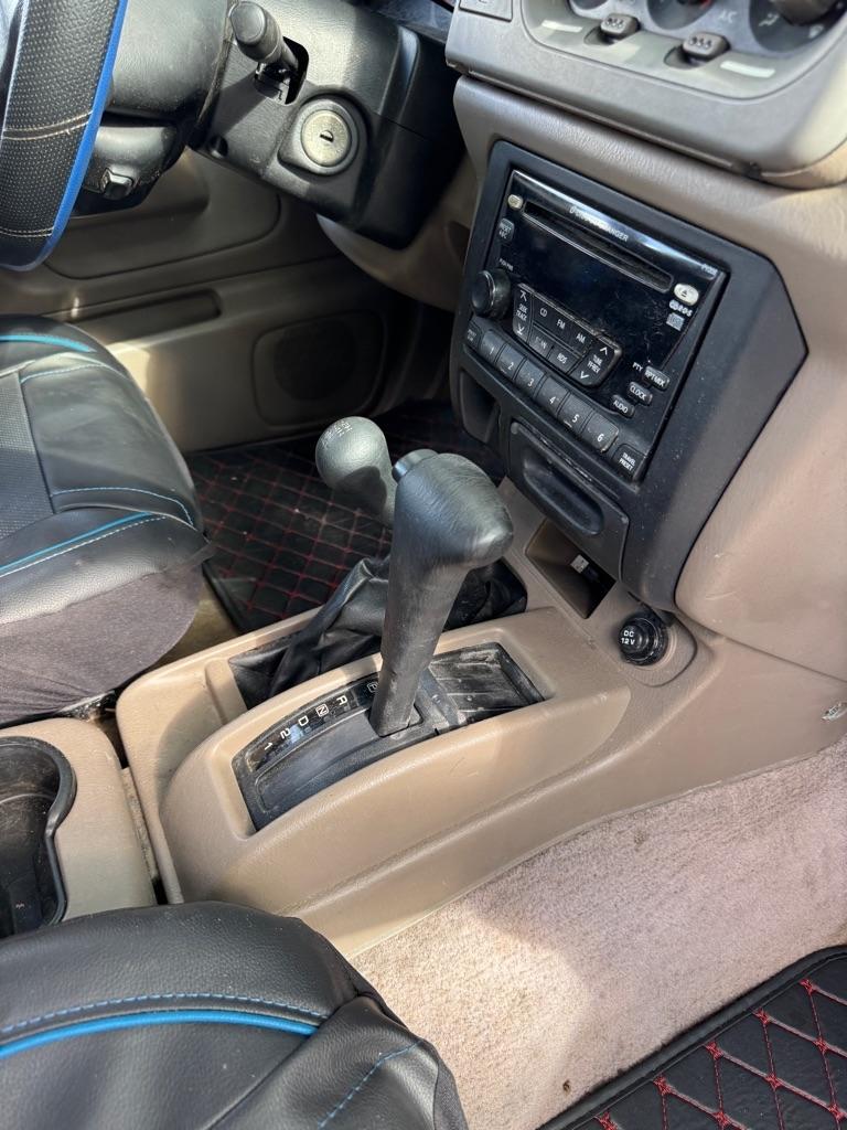 Nissan Frontier 4WD SE Crew Cab V6 Auto 2001