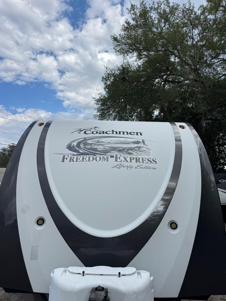 Coachmen Freedom Express  2012