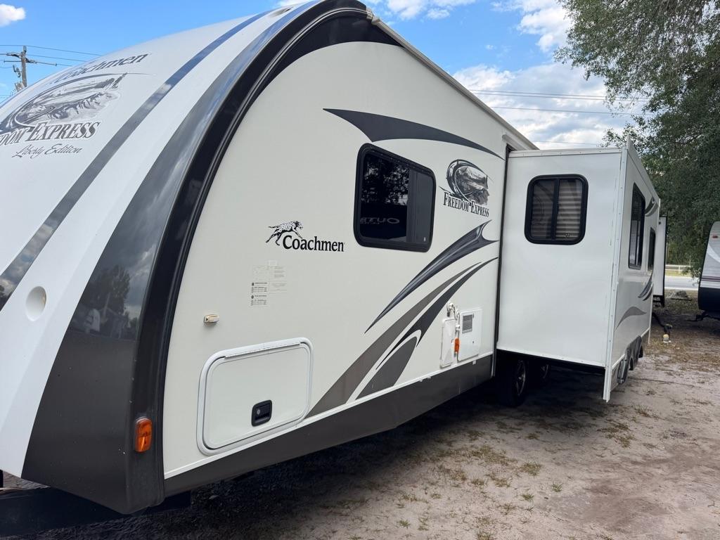 Coachmen Freedom Express  2012