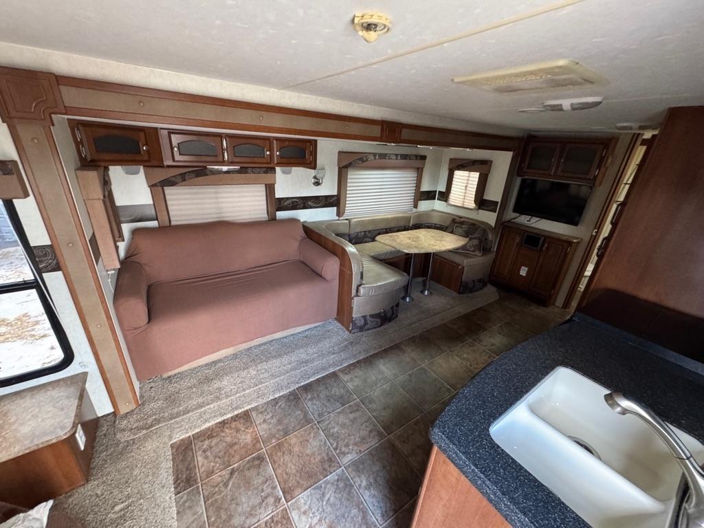 Coachmen Freedom Express  2012