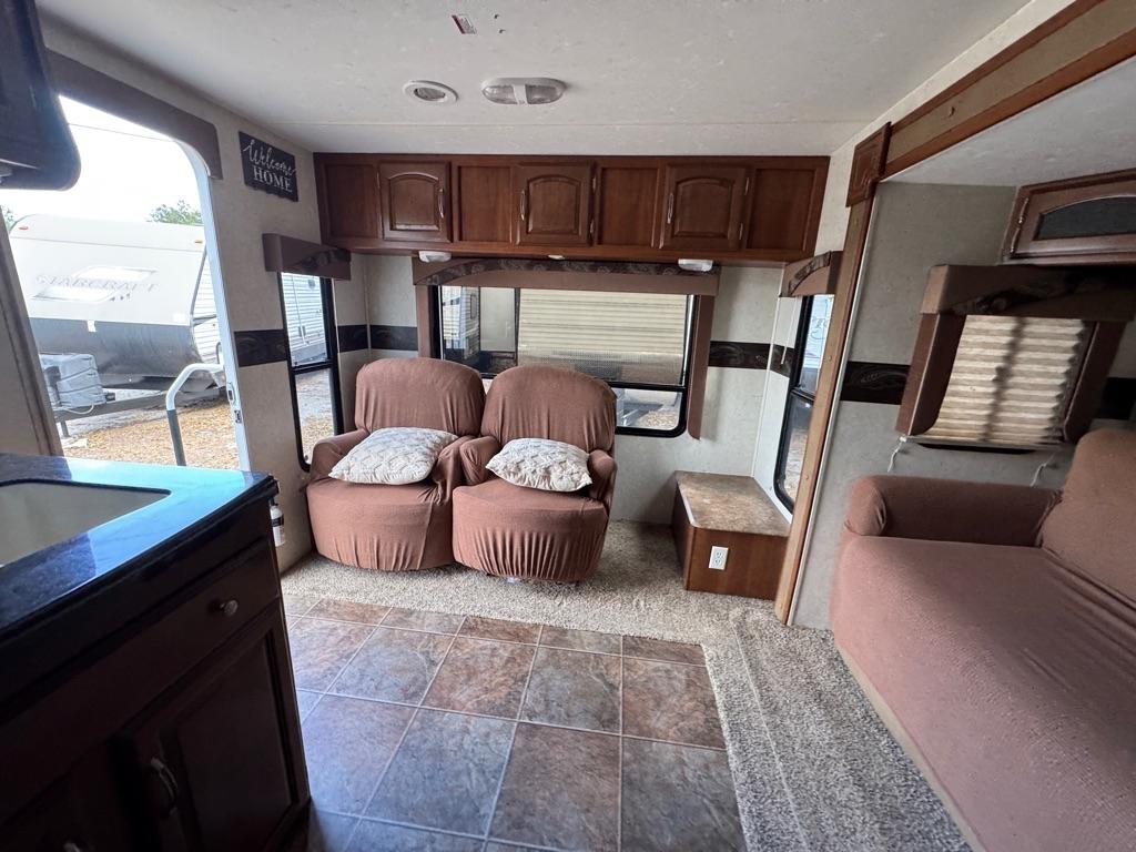 Coachmen Freedom Express  2012