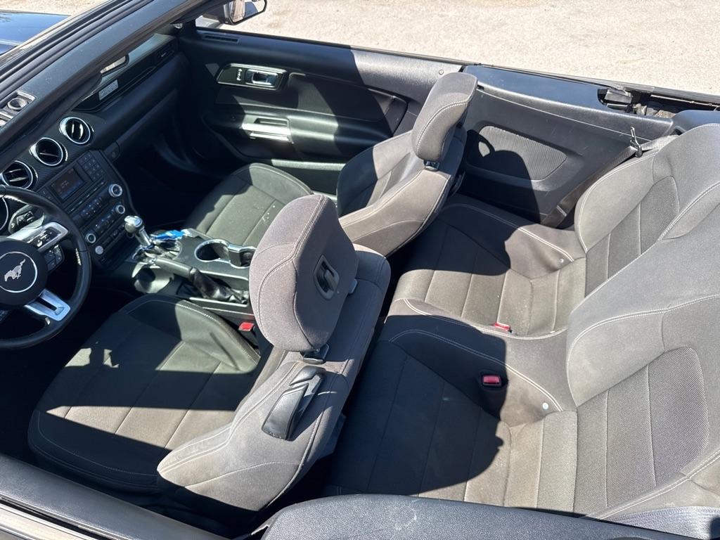 Ford Mustang 2dr Conv V6 2015
