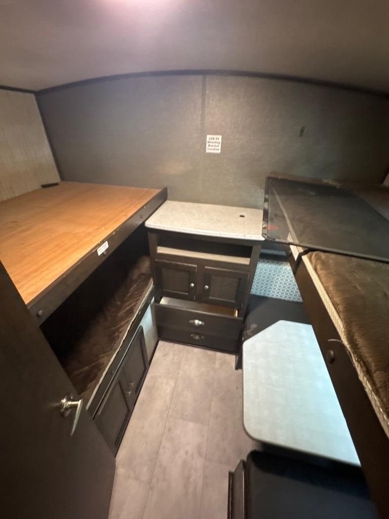 Cruiser RV Shadow Cruiser  2019