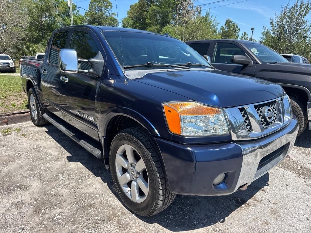 Nissan Titan 2WD Crew Cab SWB LE 2010