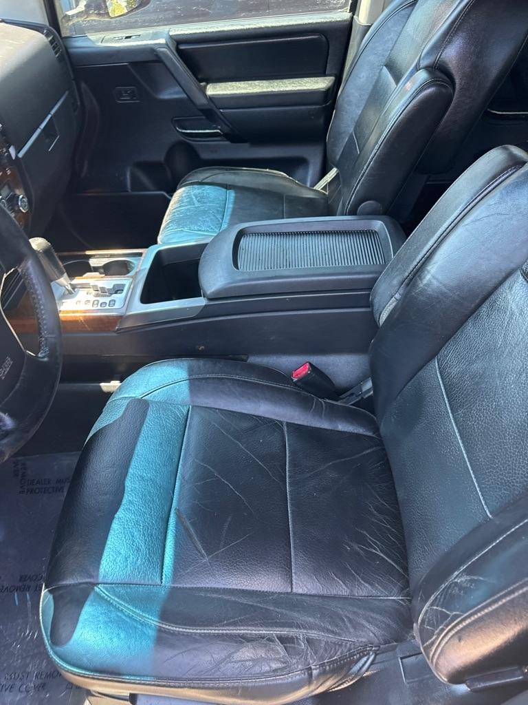 Nissan Titan 2WD Crew Cab SWB LE 2010