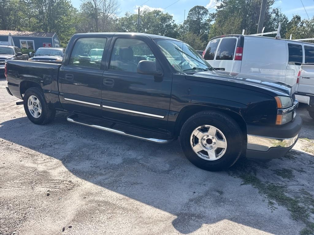Chevrolet Silverado 1500 Crew Cab 143.5" WB LS 2005