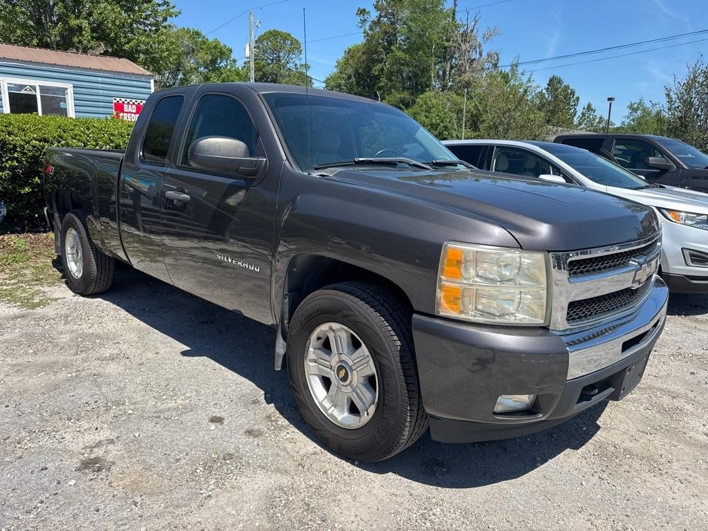 Chevrolet Silverado 1500 4WD Ext Cab 143.5" LT 2011