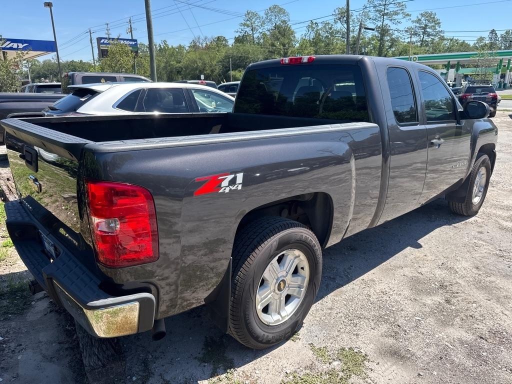 Chevrolet Silverado 1500 4WD Ext Cab 143.5" LT 2011