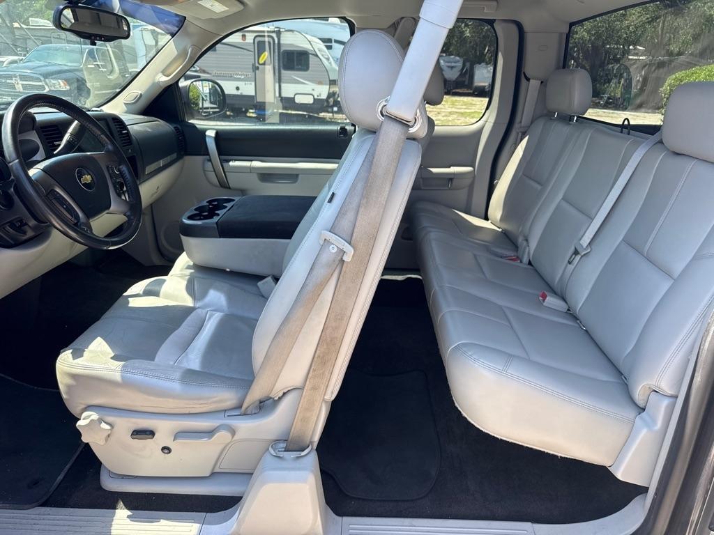 Chevrolet Silverado 1500 4WD Ext Cab 143.5" LT 2011