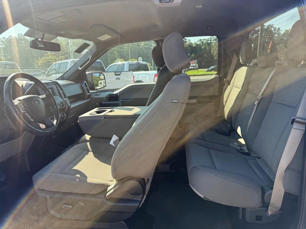 Ford F-150 Lariat 4WD SuperCab 8' Box 2017