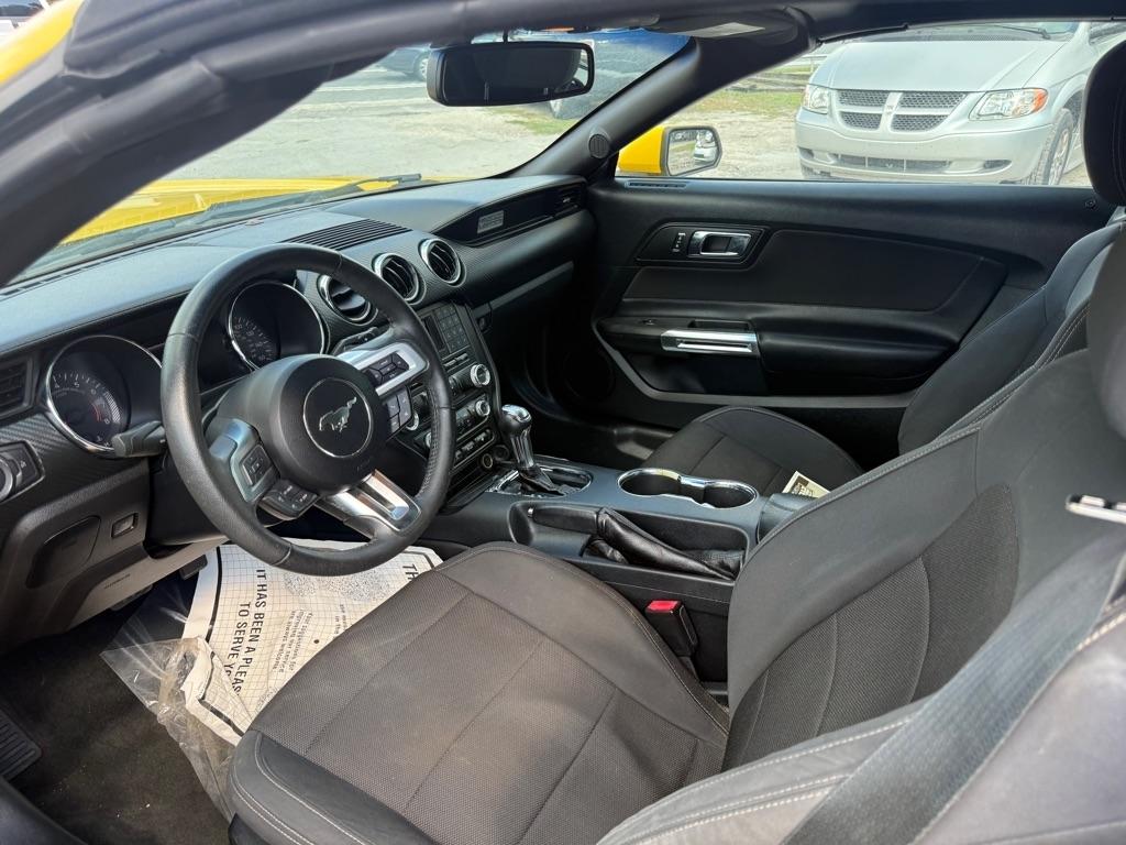 Ford Mustang 2dr Conv V6 2016
