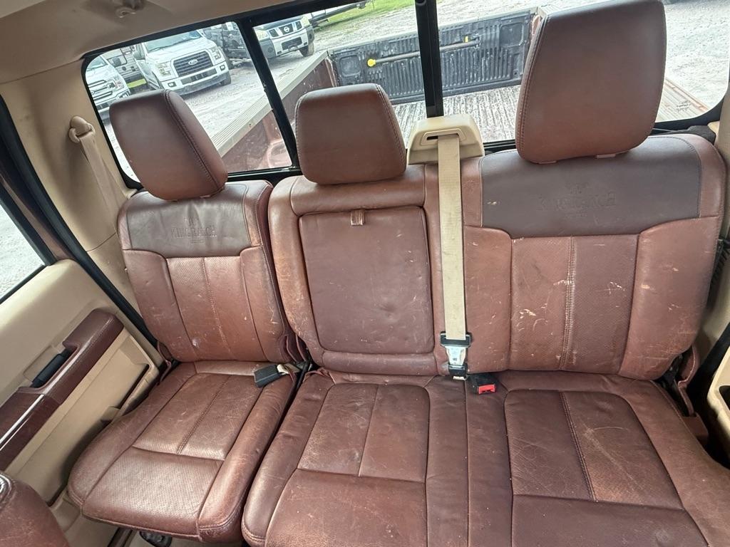 Ford Super Duty F-350 DRW 4WD Crew Cab 172" XL 2011