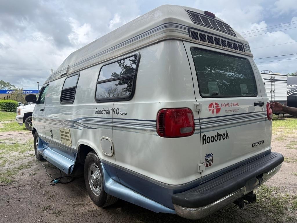 Dodge Ram Van 3500 127" WB 1998