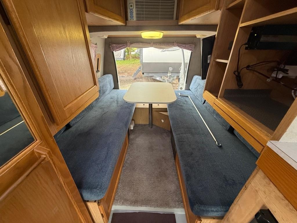 Dodge Ram Van 3500 127" WB 1998