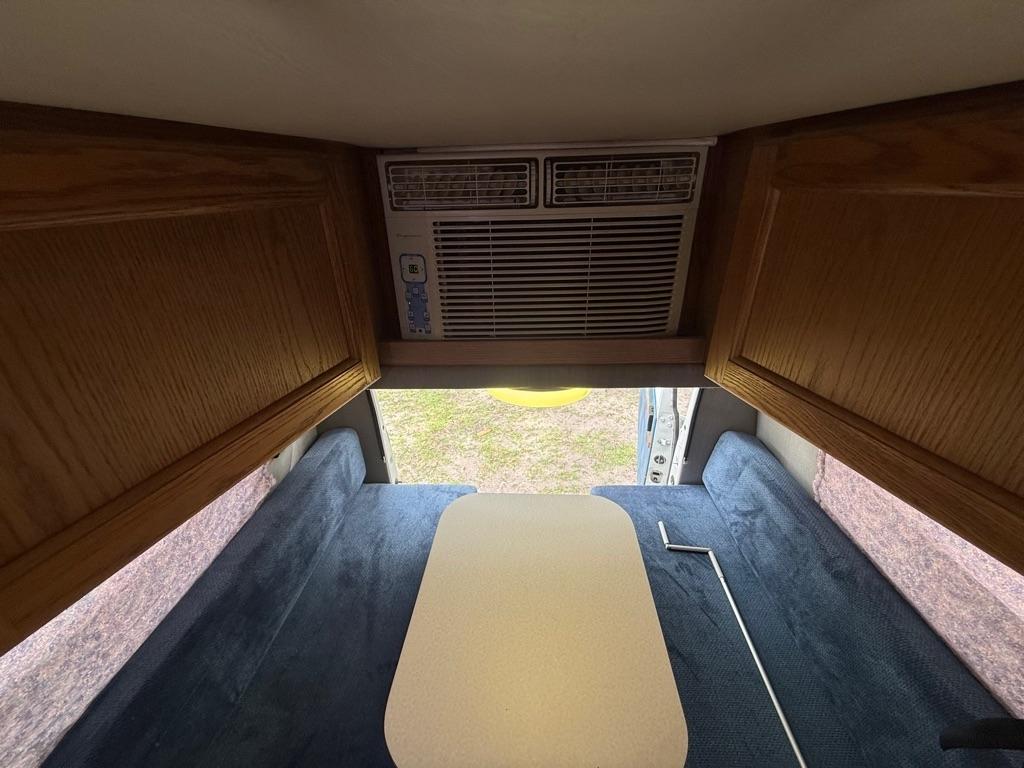 Dodge Ram Van 3500 127" WB 1998