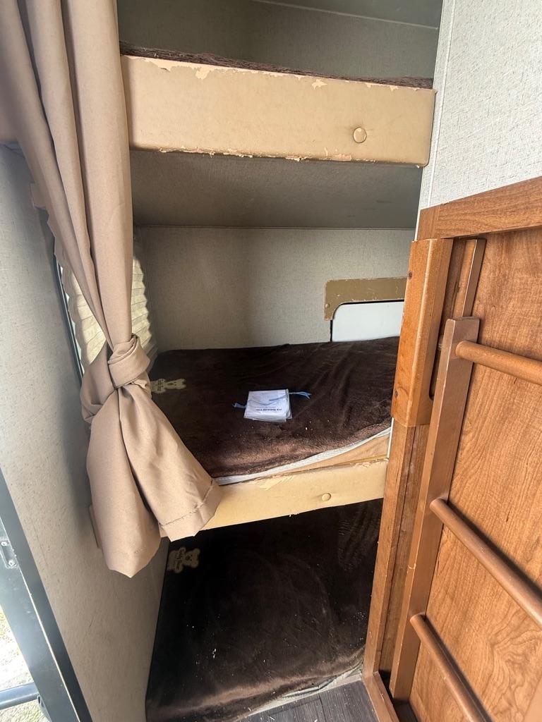 Coachmen Freedom Express  2017