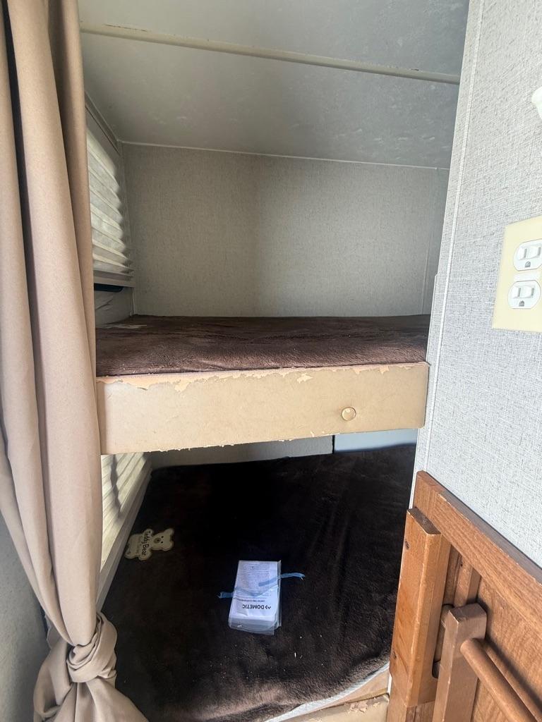 Coachmen Freedom Express  2017