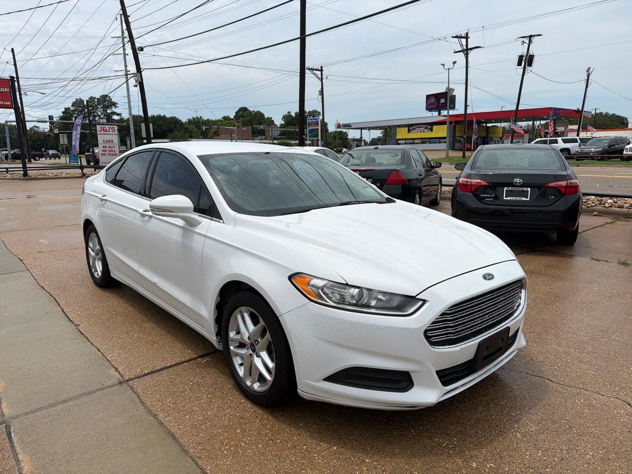 Ford Fusion SE 2015