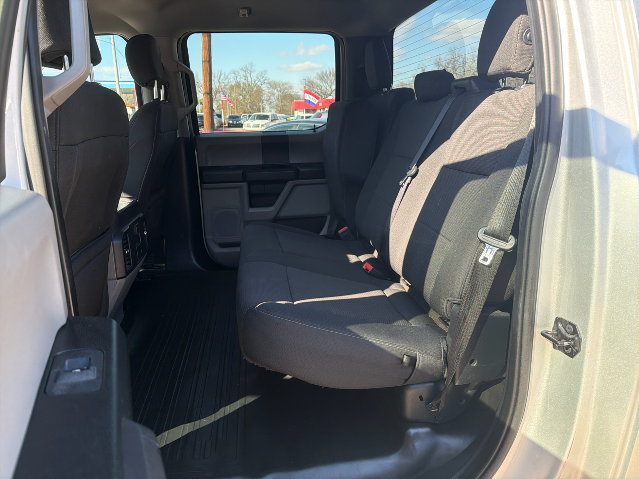 Ford F-150 4WD SuperCrew 150" XLT 2019