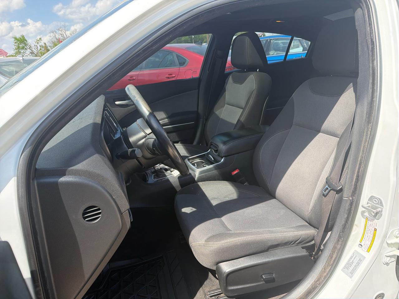 Dodge Charger SE 2016