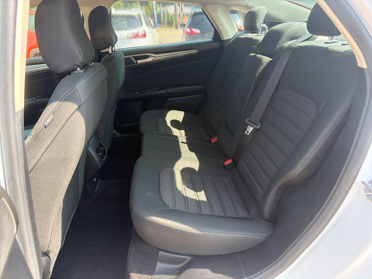 Ford Fusion Hybrid SE 2020