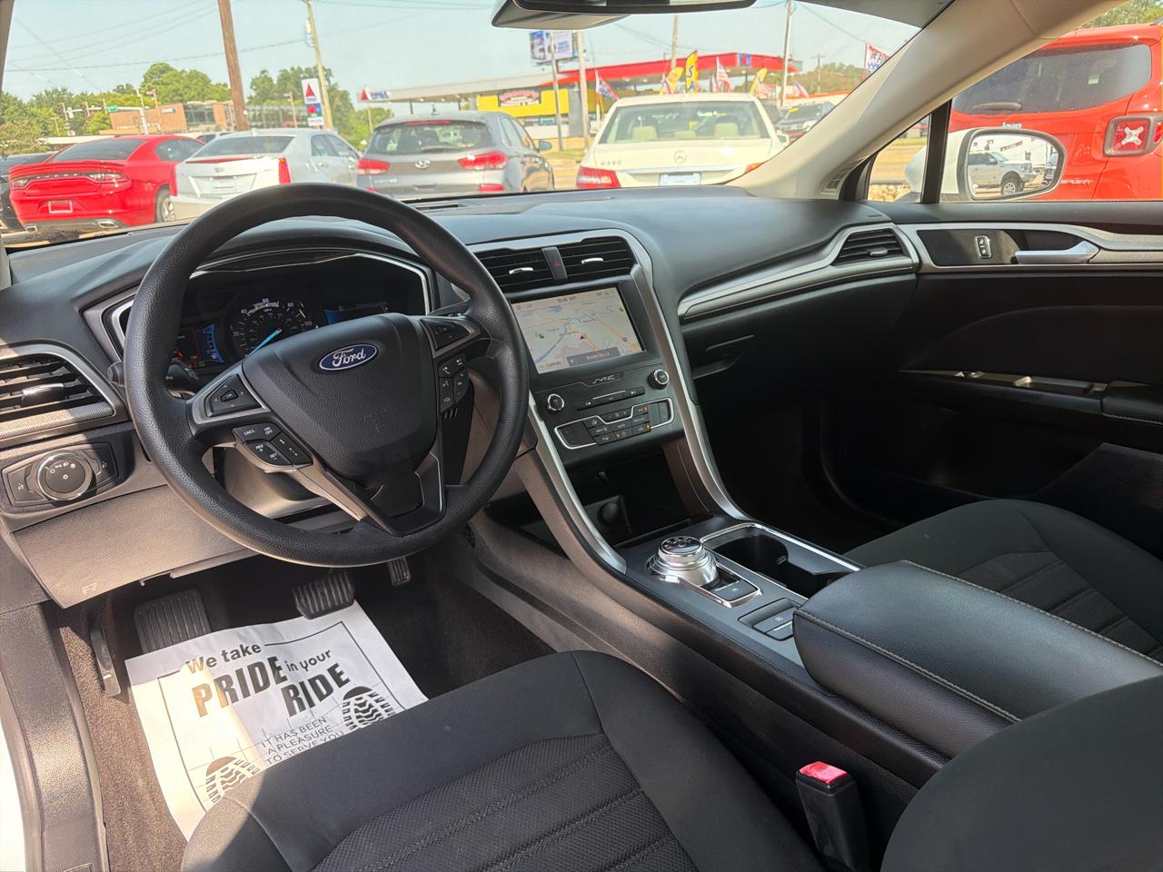 Ford Fusion Hybrid SE 2020