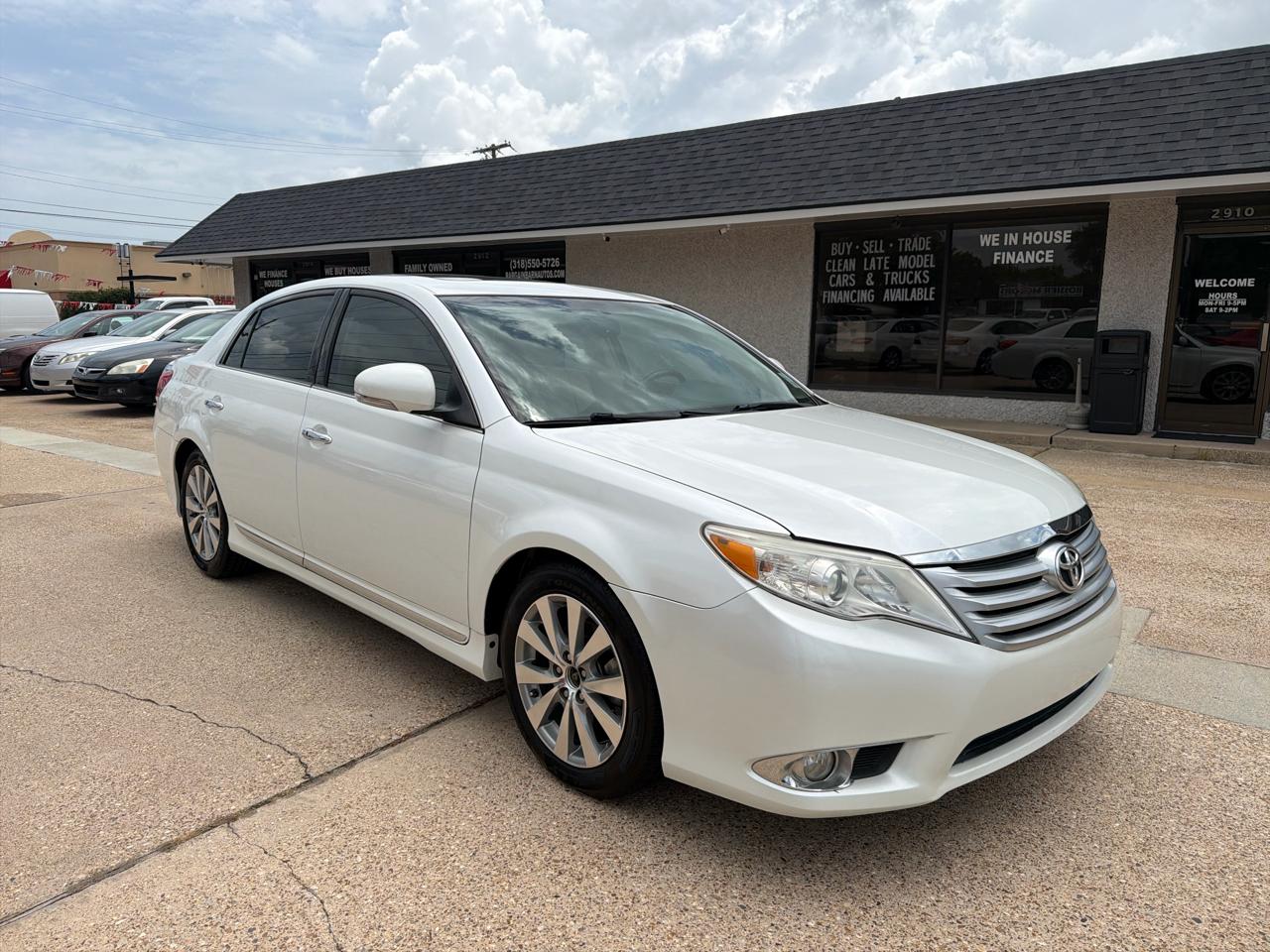 Toyota Avalon Base 2012