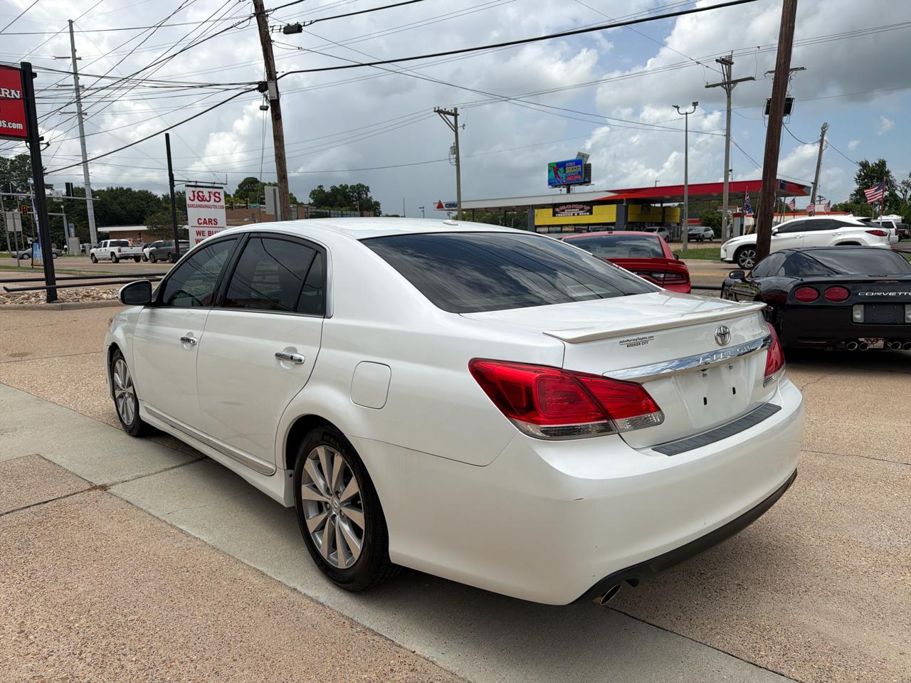 Toyota Avalon Base 2012